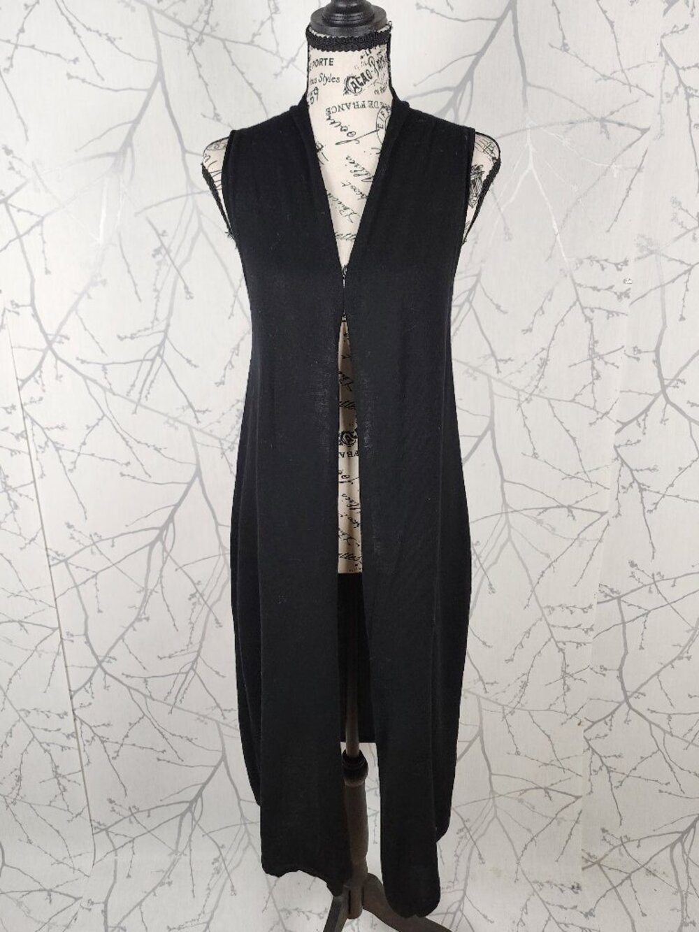 Tahari Black Extra Fine Merino Wool Knit Long Vest Cardigan